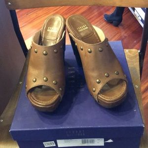 Open toe leather mules